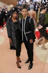 Willow Smith身穿Chanel（左）與Jaden Smith身穿Louis Vuitton（右） 。 （路透）