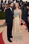 Michael Polish與演員Kate Bosworth身穿Dolce & Gabbana（美聯社）