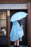 Afternoon Tea 雨中漫步斗篷式雨衣／2,350元。（品牌提供）