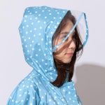 Afternoon Tea 雨中漫步斗篷式雨衣／2,350元。（品牌提供）