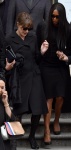 前法國第一夫人卡拉·布魯尼（Carla Bruni）與黑珍珠超模娜歐蜜·坎貝爾（Naomi Campbell）（歐新社）