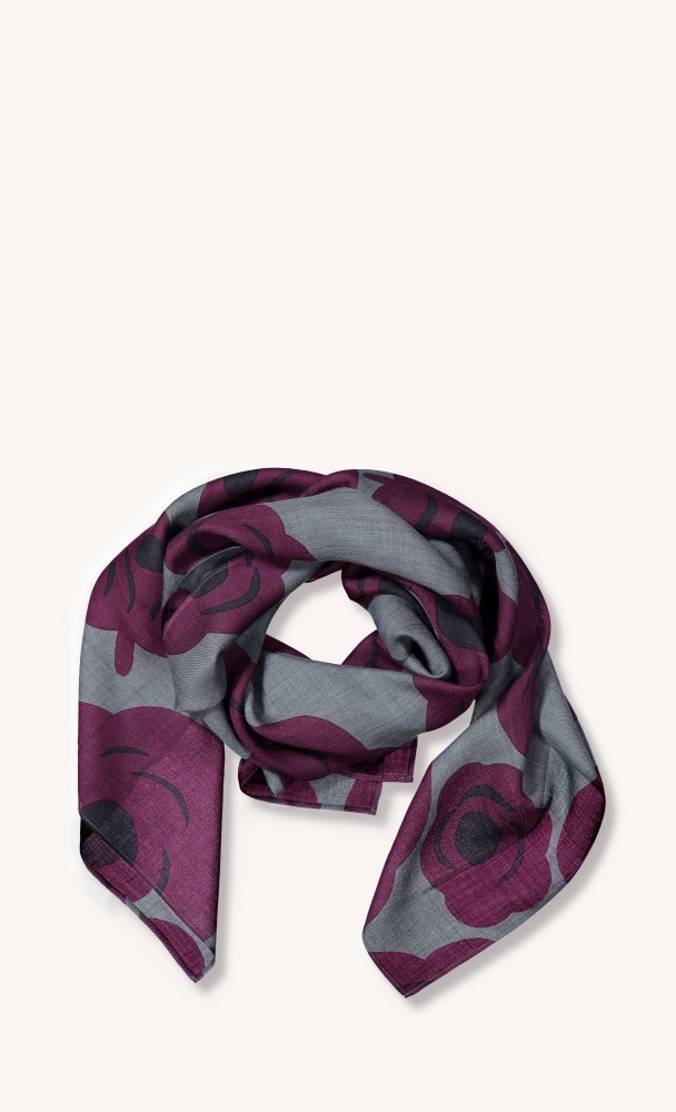 Marimekko印花圍巾NT$4,150（品牌提供）