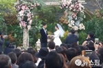 除了老公汪峰公司偷拍，章子怡在宋慧喬婚禮上做這件事也被罵翻了！