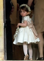 夏綠蒂小公主的洋裝風超可愛！