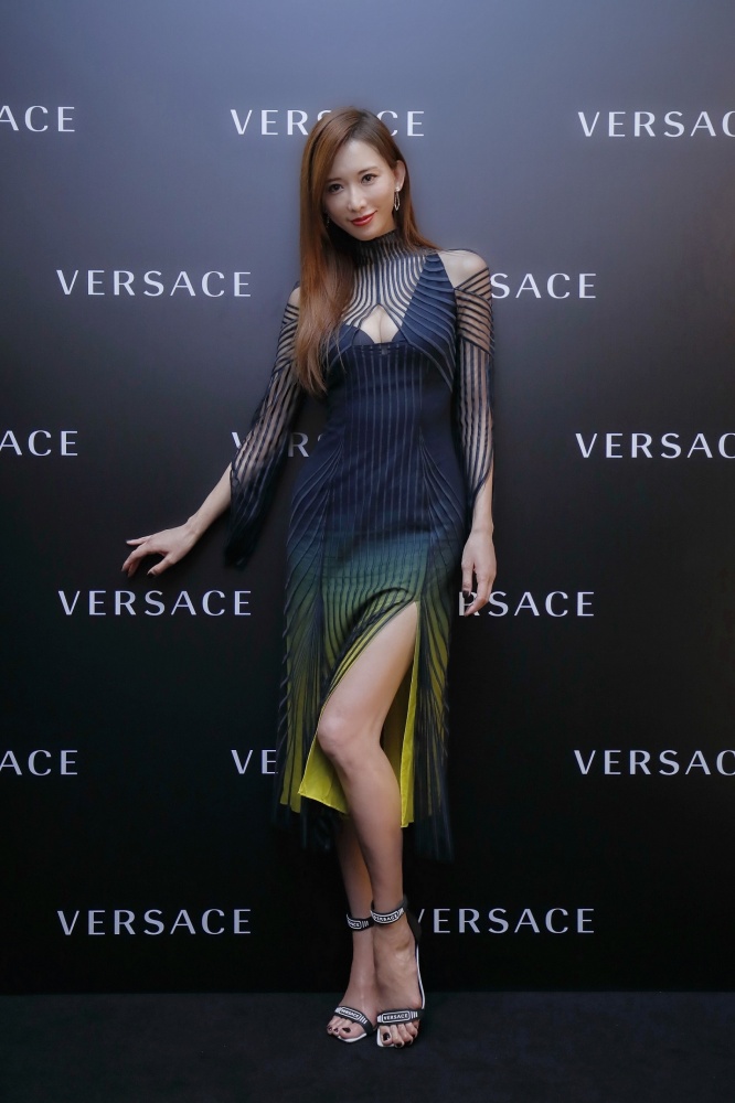 台灣第一名模林志玲受邀出席Versace上海恆隆廣場專門店開幕剪綵