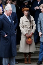 皇室家族合照曝光！凱特、準王妃梅根首度同台「時尚交鋒」較勁意味濃？