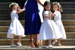 英皇室婚禮最萌！喬治小王子帥氣軍裝、夏綠蒂小公主與新娘同穿Givenchy