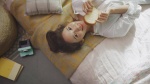 潤娥最新廣告「白襯衫+小白襪」男粉絲：叫女友在家也這樣穿！
