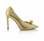 SADIRA金色蛇皮珍珠裝飾高跟鞋NT.50,800。（Jimmy choo提供）