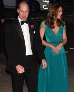 凱特王妃穿回6年前舊衣！「深V露美背」大解禁，連生三胎身材0區別！