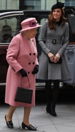 凱特王妃與女王首次單獨跑行程！孫媳婦「這動作」被皇粉讚爆...