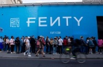 FENTY歡慶首個系列的發售，在法國巴黎展開Pop-Up Shop。（照片截自Rihanna IG）