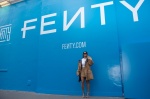 FENTY歡慶首個系列的發售，在法國巴黎展開Pop-Up Shop。（照片截自Rihanna IG）