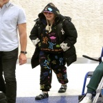 瑪丹娜穿著Country of Milan的服裝引起時尚部落客向設計師宣戰。（截自 Twitter）