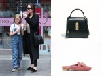 裘莉的手提包為新款BOXYZ、穆勒鞋為SCIACCA，皆來自Salvatore Ferragamo。（品牌提供）