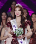 韓國小姐冠軍「撞臉」李荷妮！決賽伸展台穿韓服卻當「內衣秀」在走被罵翻⋯⋯