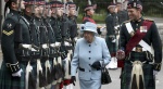 英女王蘇格蘭度假中，隨身小包包裡竟然沒有「這個」？