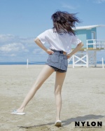 「韓國腿精」宣美裙子短到快走光！粉絲往下看卻喊：膝蓋好可怕