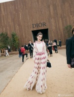 巴黎時裝週》Angelababy逆齡美貌驚艷全場！Dior春夏大秀一線女神全到齊