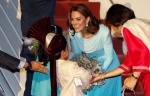 凱特王妃又跟艾紗借衣服穿！出訪巴基斯坦把「這位」秘密武器帶身邊