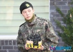 退伍太開心！Bigbang TOP 公開 GD「未曝光女裝照」粉絲嗨翻