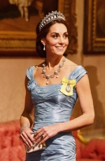 這次不只是致敬！黛安娜王妃經典禮服時隔20年重返英國皇室