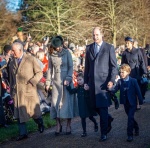 親子裝範本來了！凱特王妃牽小公主夏綠蒂上教堂這個「小細節」秀衣品