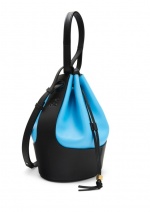 下一個It Bag大熱門？Loewe全新水桶包「氣球提手上」太吸睛