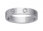 Cartier LOVE 系列鑽石婚戒，白 K 金鑲嵌一顆鑽石，NTD66,500。