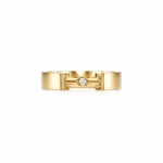 Tiffany T True 18K 金鑲鑽 T 字設計戒指，NTD42,500。