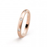 Van Cleef & Arpels Tendrement Etoiles 結婚戒指，玫瑰金，鑽石，約NTD36,300。