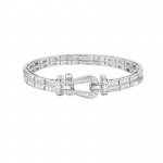 FRED Force 10 Baguette 白金手環，镶嵌對稱式切割及明亮式切割鑽石，NTD4,027,000。