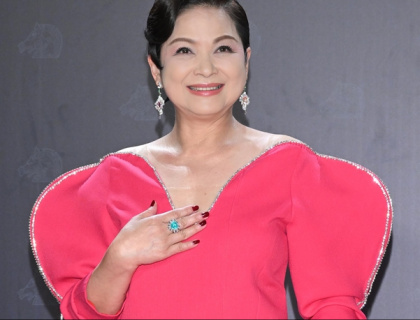 金馬62》薑還是老的辣！楊貴媚出招好大膽 薄紗露腿瞬間減齡15歲