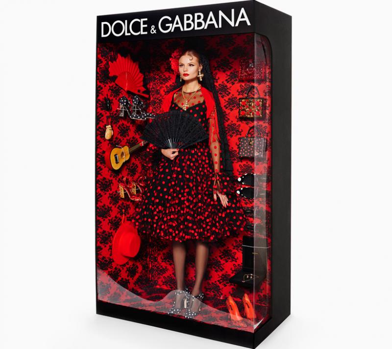 DOLCE&GABBANA用鮮紅色傳達火熱的西班牙風情。（圖片擷取自Giampaolo Sgura）