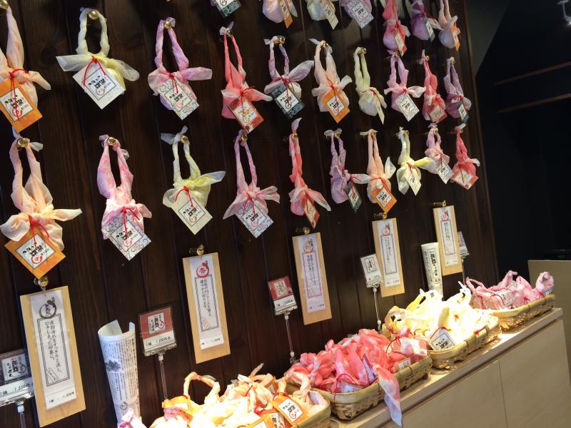 店裡有各式禮盒包裝可以選購。（柳燕提供）