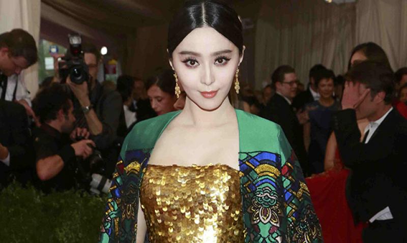 5月初的美國紐約大都會博物館慈善晚會（MET Gala），范冰冰妝容跟本日坎城開幕紅毯妝容幾乎一樣。（美聯社）