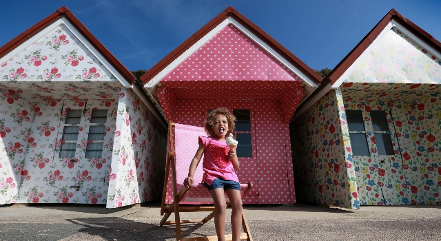遛小孩最棒場地！可愛的經典印花海濱小屋