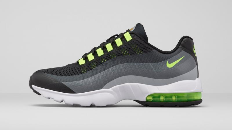 女款Air Max 95 Ultra與原版看起來非常相似，反轉的配色是亮點／4,900元。