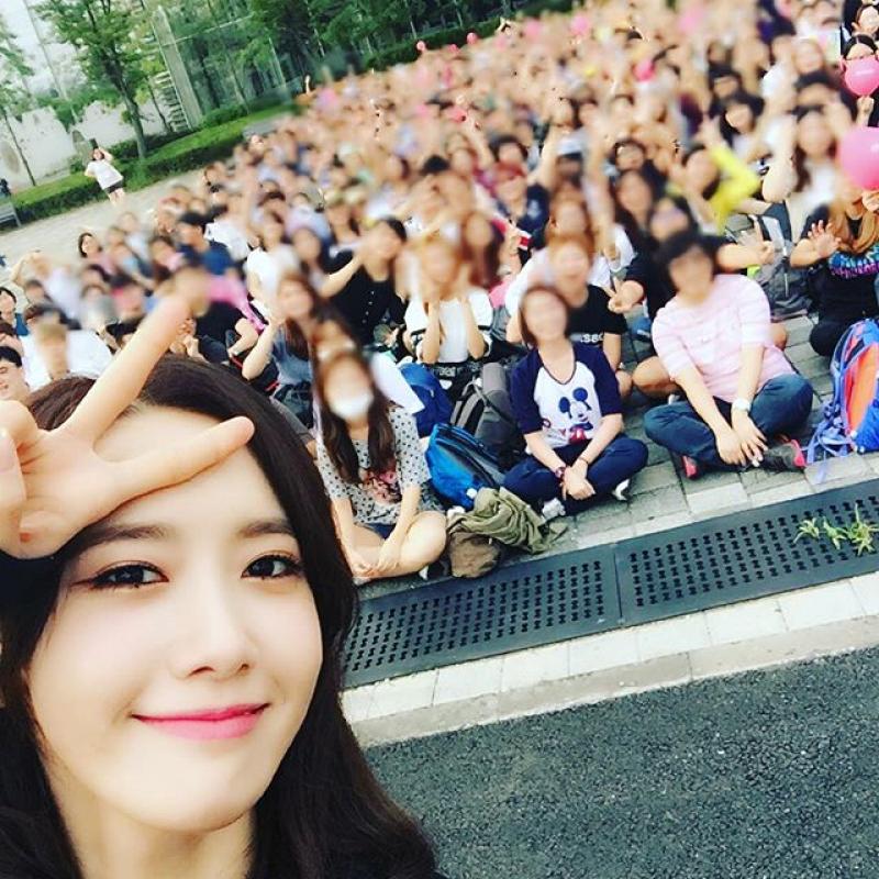 剛開通Instagram帳號的韓星潤娥（Yoona），無敵小臉加上笑容令人融化！