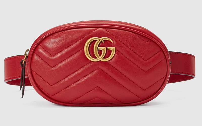 GUCCI GG logo紅色腰包。（擷取自品牌官網）