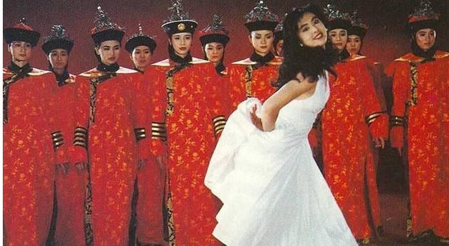 王祖賢29年前嫩照曝光！故宮前扮「白衣夢露」秀舞姿仙氣大爆發！