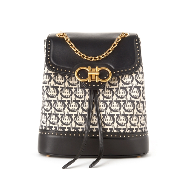 Gancini Monogram 後背包，NTD59,900。