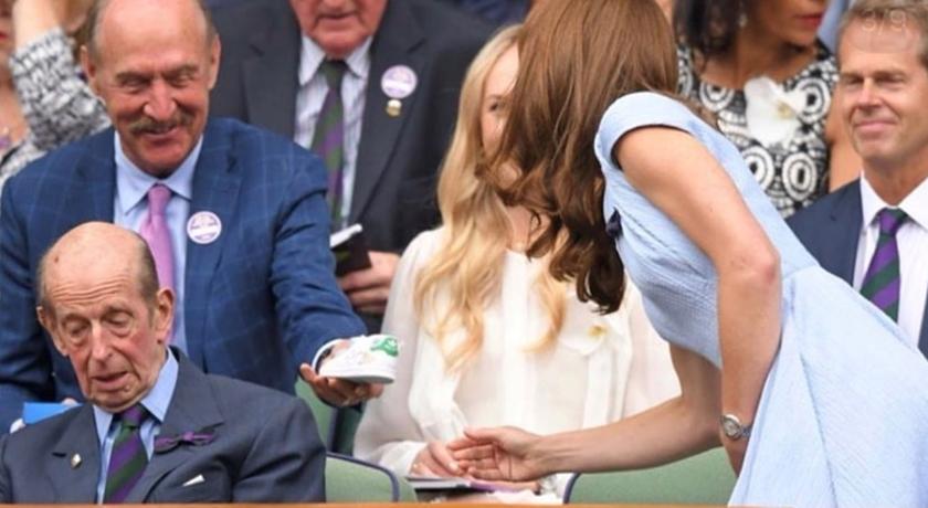 皇室鐵粉都在猜！溫網悄送「寶寶鞋」給凱特王妃的老先生是誰？