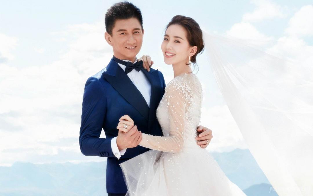 劉詩詩與吳奇隆於2015年結婚，今年四月底生下一子。