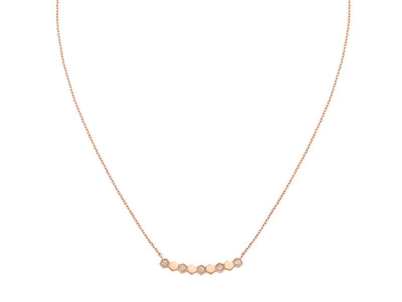 CHAUMET Bee My Love 18K 玫瑰金、鑽石項鍊，NT90,000元。