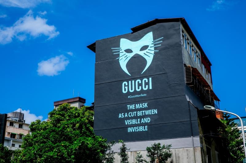 Gucci宣言 – MANIFESTO，以「面具」的圖騰吸引目光。