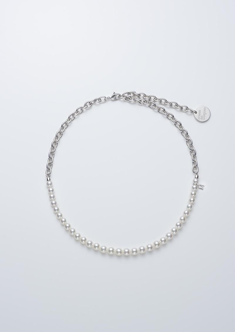 MIKIMOTO 與時尚精品 COMME des GARÇONS 首次合作，即日起於 MIKIMOTO 台北 101 頂級珠寶旗艦店開放預約販售。