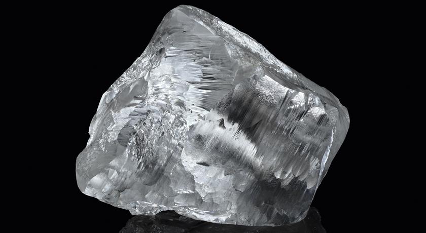 開採的礦工都忍不住尖叫！快 20 億年才等到的 549 克拉鑽石