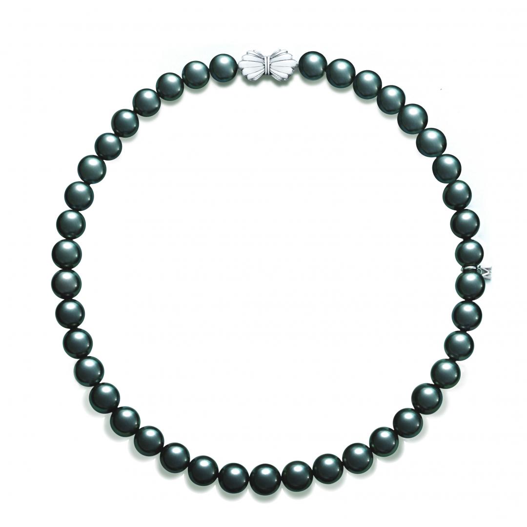 MIKIMOTO 黑珍珠串鍊，NTD260,000。