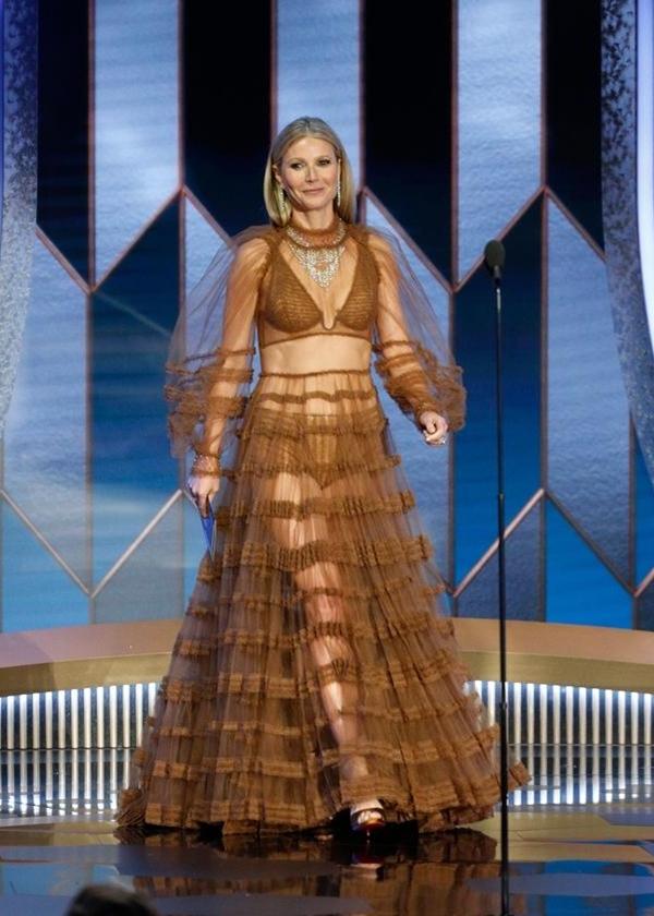 「小辣椒」葛妮絲派特洛的Fendi透視薄紗禮服並不討好。